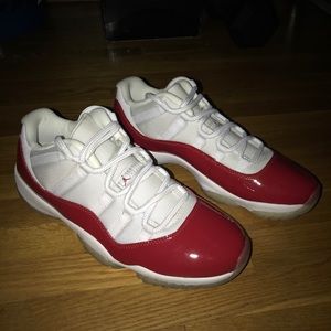Air Jordan 11 Retro Low 'Cherry' size 11